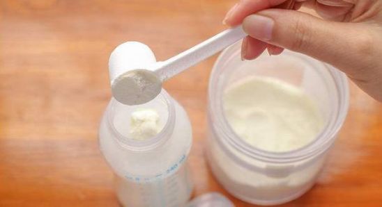 “大包粉”二次加工奶粉最易引发便秘！
